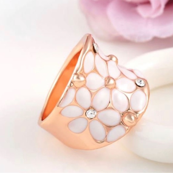 Rose Gold White Daisy Flower Band - Picture 1 of 5